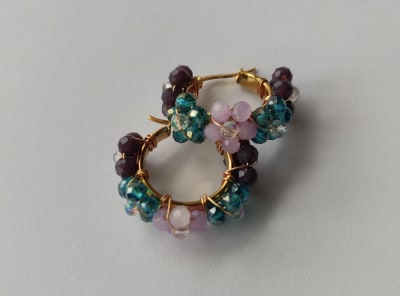 Argollitas pequeñas flor morada y turquesa1