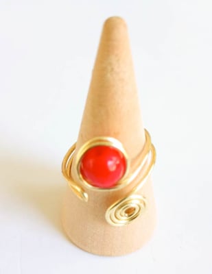 Anillo Piedra roja espiral1