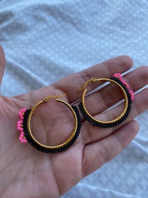 Argolla grande negra y flores dorado1