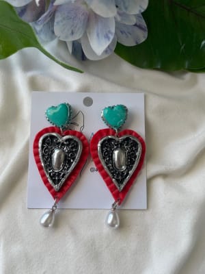 Aros Corazón vintage rojo negro y turquesa con perla1