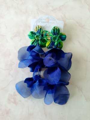 Aros flor verde más tela azul1