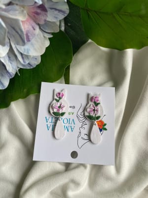 Aros Gatitos blancos con flores lila1