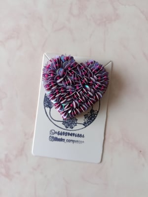 Prendedor corazón lentejuelas1