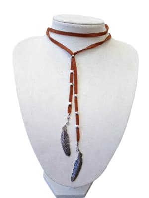 Collar Gamuza café hojas1