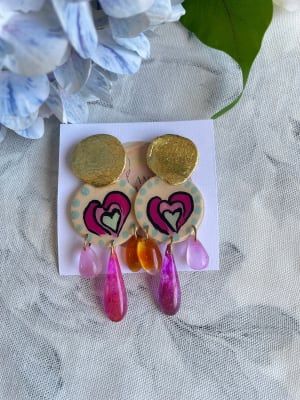 Círculo corazón estrambótico con gota resina1