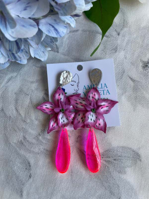 Lilium con gota de resina larga1