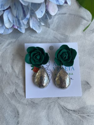 Flor verde con gota plateada1