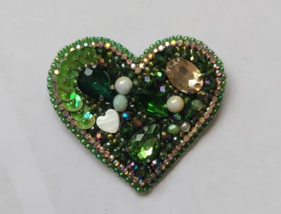 Prendedor corazón verde1