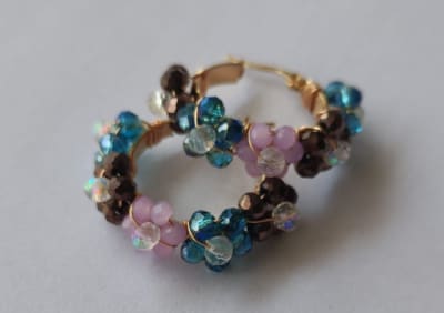 Aros Argollita pequeña tonos lilas y turquesa1