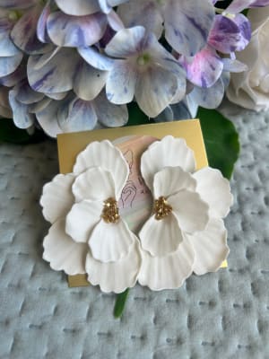 Aros media flor maco blanco1