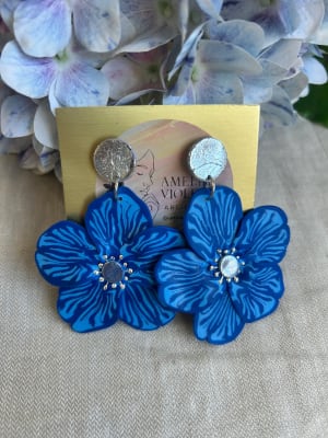 Maxi flor azul colgante plateado1