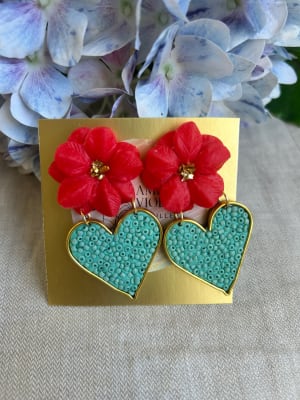 Flor y corazón con mostacillas1