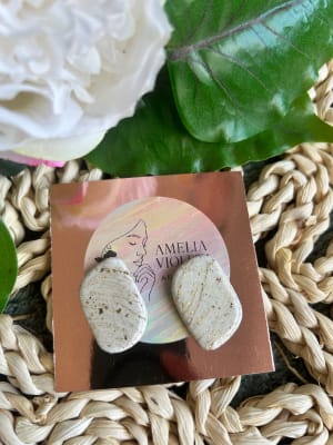 Botón blanco dorado1