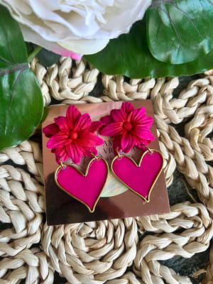 Flor roja y corazón fuccia1