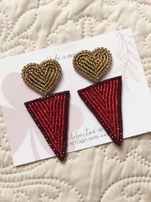 Aros Triángulo Corazón rojo dorado1