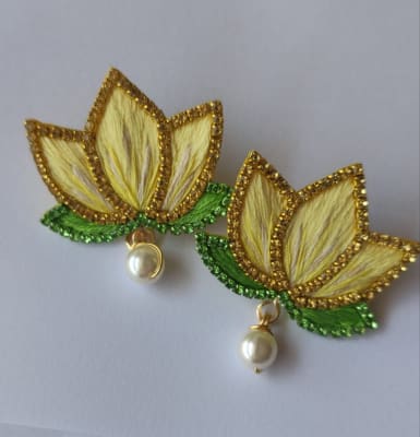 Aros Flor de Loto amarilla CLO1