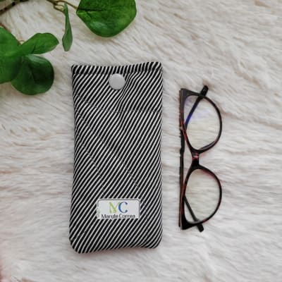 Estuche para lentes - Líneas negras1