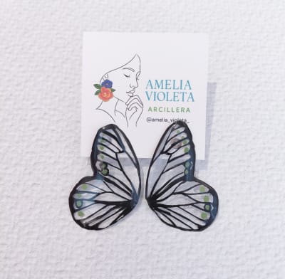 Aros Mariposa de resina negra y verde1