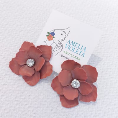 Aros Flor marrón con brillante1