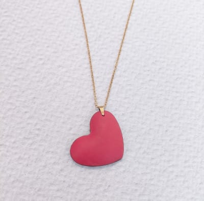 Collar Corazón 3D colgante rojo y cadena dorada1