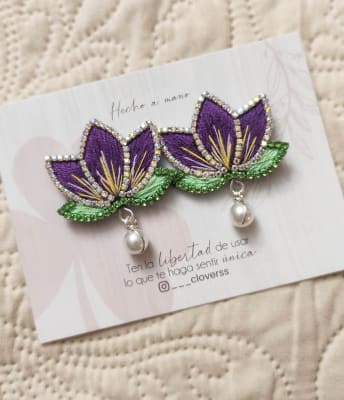 Aros Flor de Loto morada CLO1