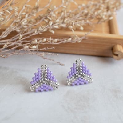 Aros Mini triángulo lila y transparente1