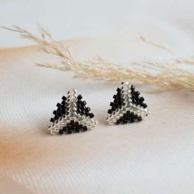 Aros Mini triángulo negro y transparente1
