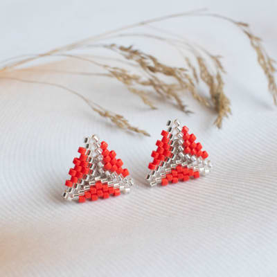 Aros Mini triángulo rojo y transparente1
