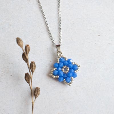 Collar Flor de Loto azul1
