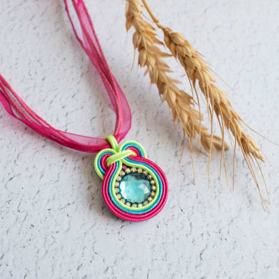 Collar Soutache simple fuscia1