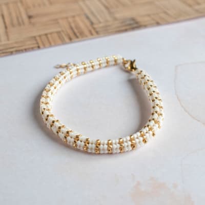 Pulsera Espiga blanco y dorado1