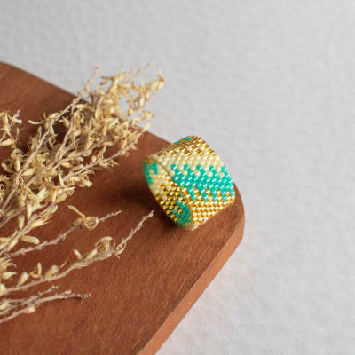 Anillo Murcia turquesa, beige y dorado1