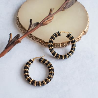 Aros Candongas negro y dorado1