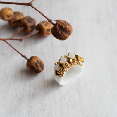 Anillo Corona blanco y dorado1