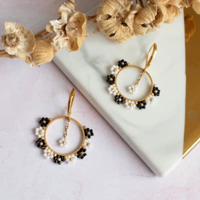 Aros Garden blanco, negro y dorado1