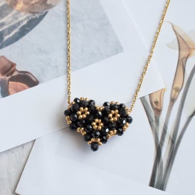 Collar Corazón 3D negro1