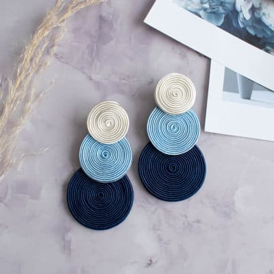 Aros Tres cículos blanco, celeste y azul1