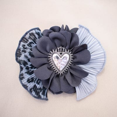 Traba Corazón gris y plateado1