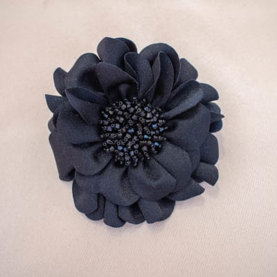 Traba flor negro1