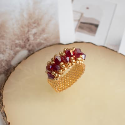 Anillo Corona dorado y rojo1