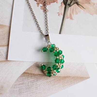Collar Luna esmeralda1