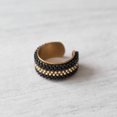 Anillo ajustable Cintas negro y dorado1