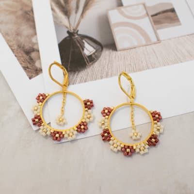 Aros Garden burdeo, beige y dorado1