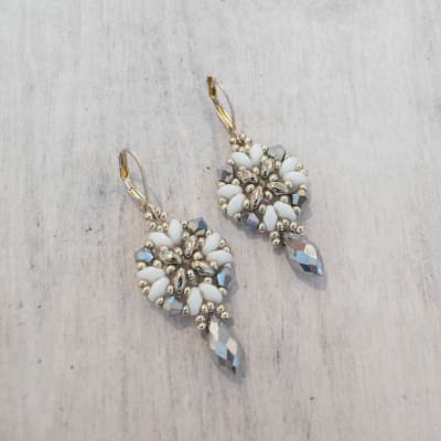 Aros Victoria blanco y plateado1