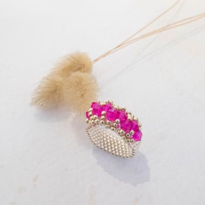 Anillo Corona transparente y fucsia1