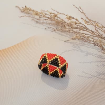 Anillo ZigZag rojo y negro1