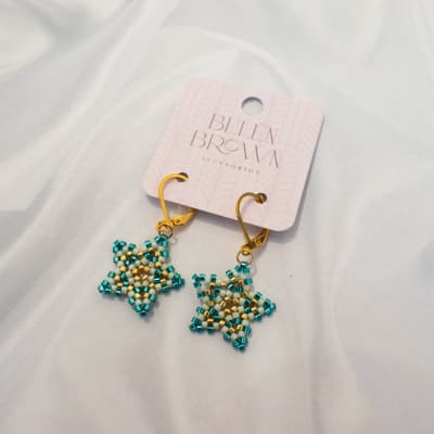 Aros Estrellitas con gancho esmeralda, menta y dorado1