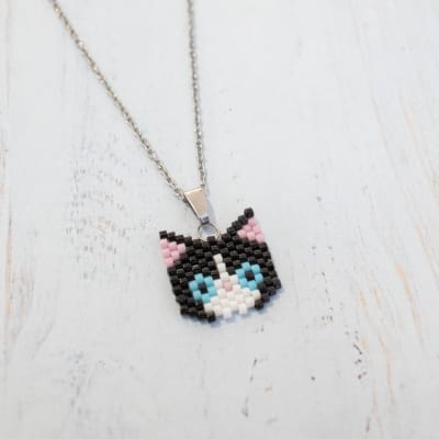 Collar Gato negro y blanco ojos celestes1