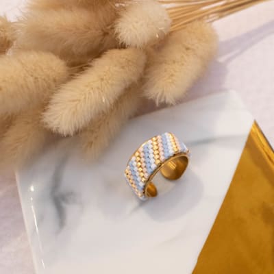 Anillo ajustable líneas diagonal tonos pastel1