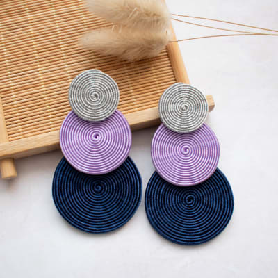 Aros Tres círculos plateado, lila y azul1